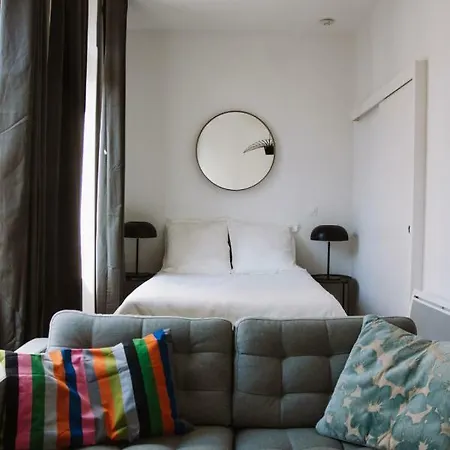 アパート Bright And Renovated Studio // 5min From The Train Station *